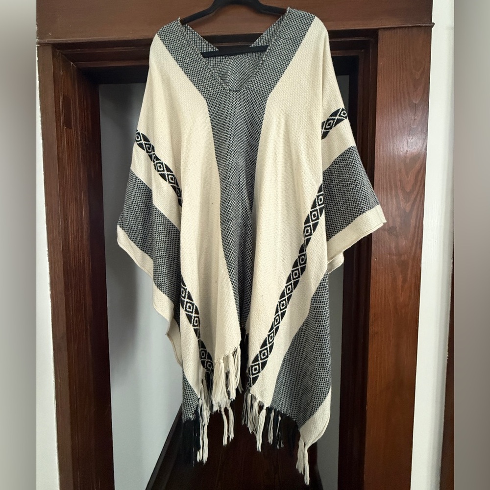 Elegant Black and Cream Women's Poncho